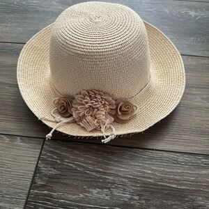 Sun hat / 100% PAPER  Cream Floral Accent Hat